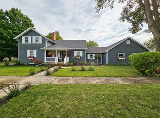 301 Adams St, Oregon, IL 61061