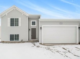 4020 Sumner Dr, Watervliet, MI 49098