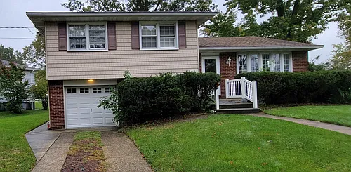 117 N Brookfield Rd Photo 1