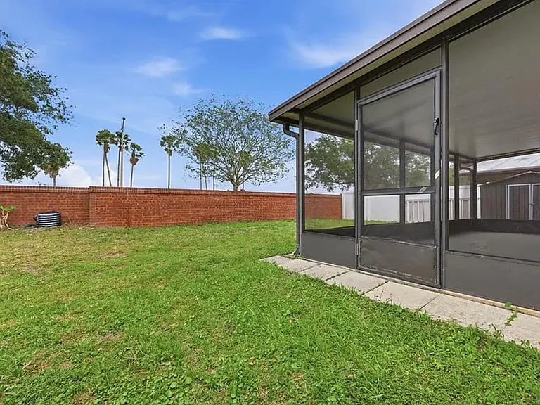 15187 Harrowgate Way — Photo 10