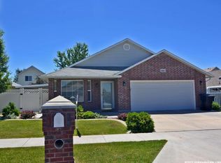 909 W 1570 N, Clinton, UT 84015