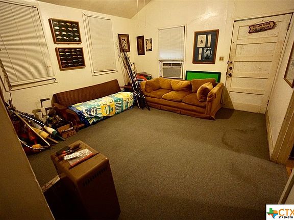 5th image of 1107 W Jackson Ave