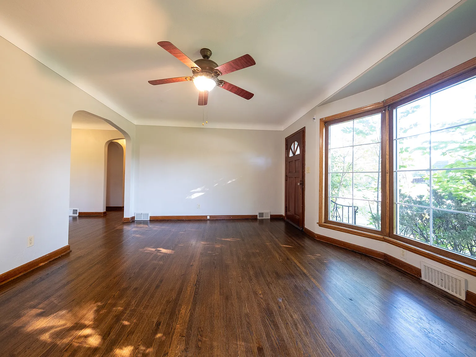 Lexington Avenue North, Roseville (1821) Mj Mg1 **Hwp** - 1 — Photo 2