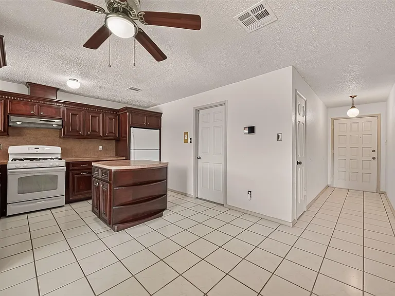 5206 Olana Dr — Photo 9