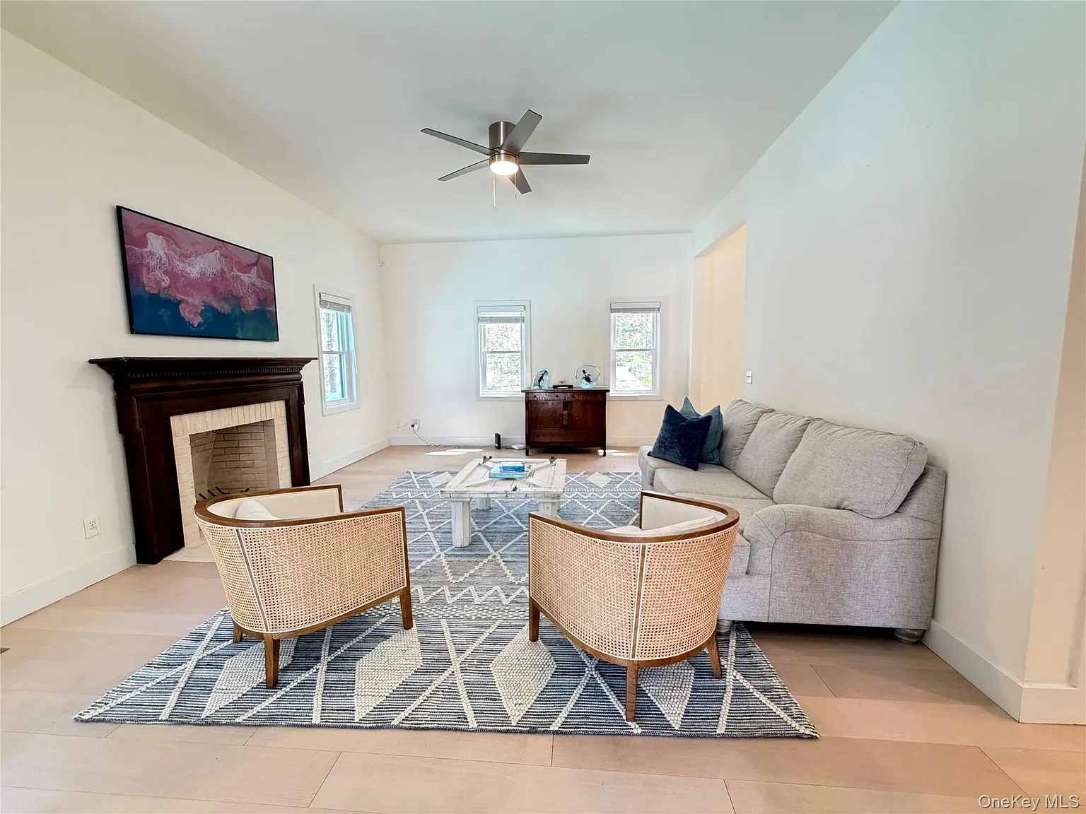 7 bed, 3.5 bath, 3060 sqft, $27,000 — Photo 3