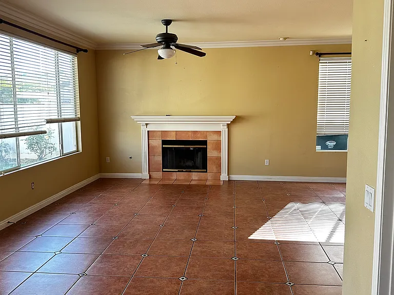 894 Sausalito Dr — Photo 10