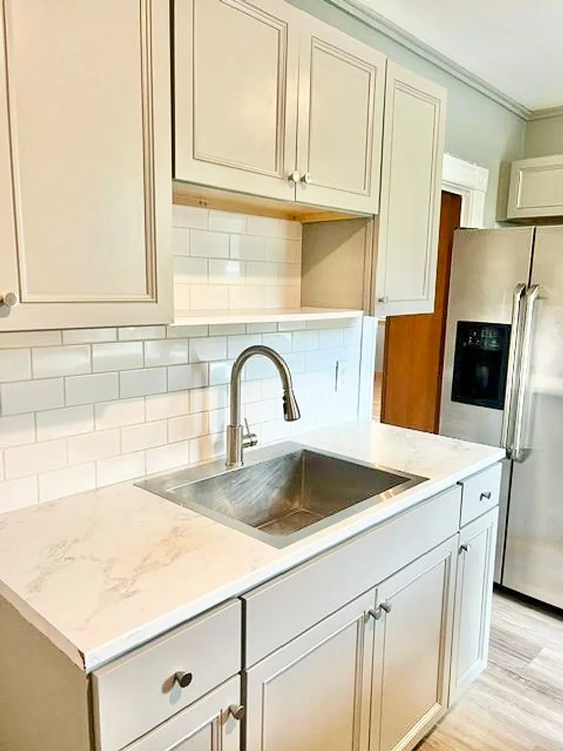 **Providence/Mount Pleasant 3 Bed Single Family - $2,895** — Photo 2