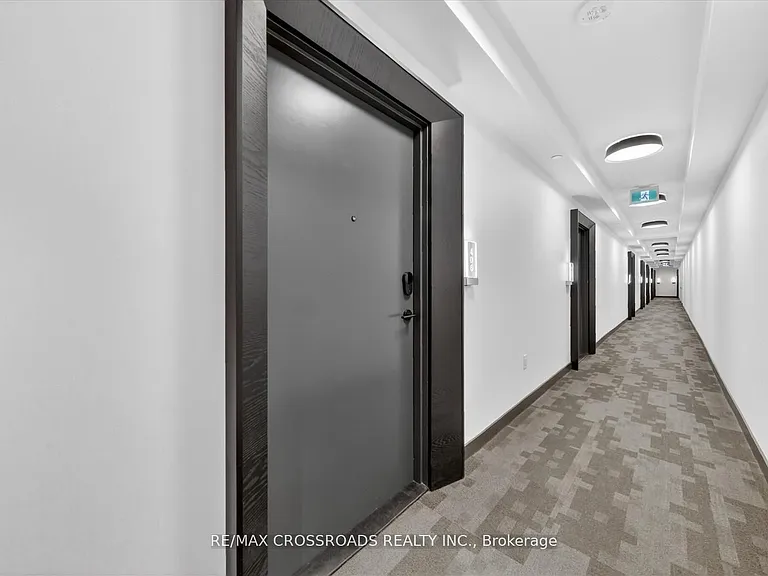 70 Princess St #406 — Photo 2