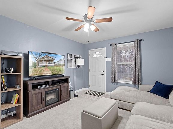 4th image of 218 Lookout Ave