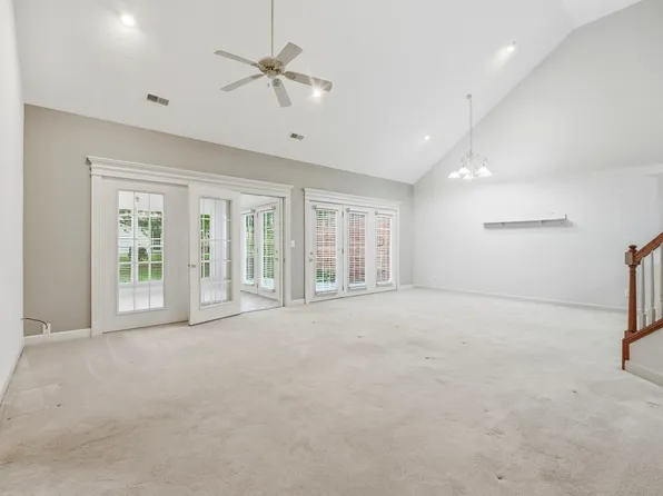3008 Wind River Ct, Columbia, MO 65203