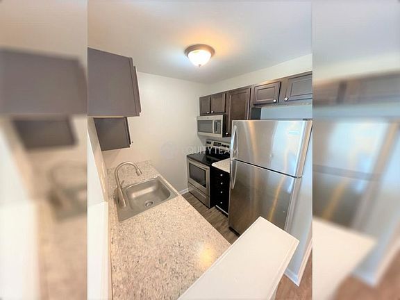 2nd image of 2600 Bushnell St #5