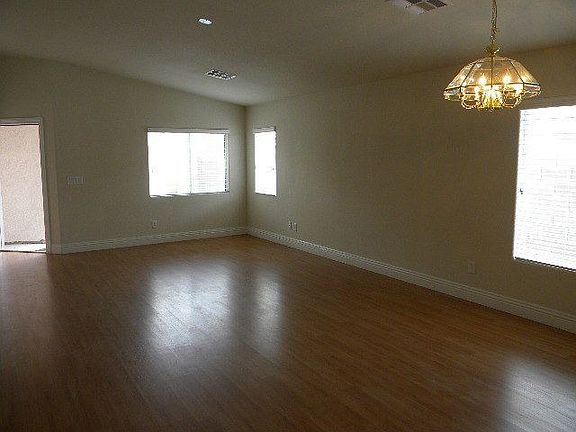 3rd image of 1092 Snow Roof Ave