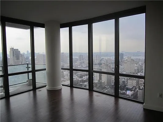 Rented by R New York | media 43