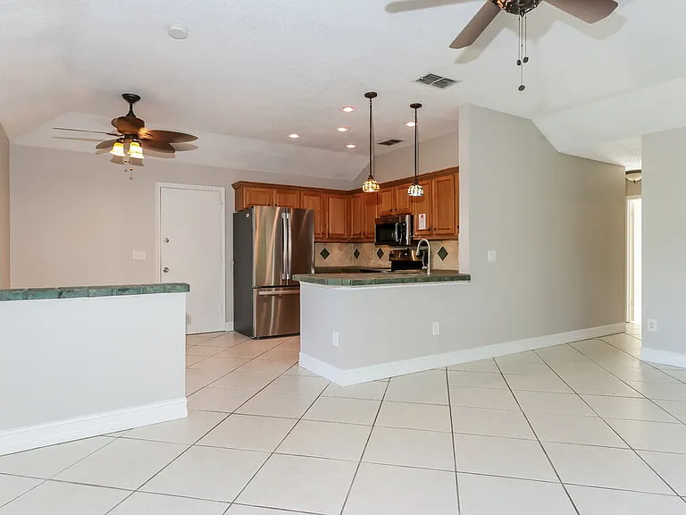 5537 Pebble Brook Ln — Photo 4