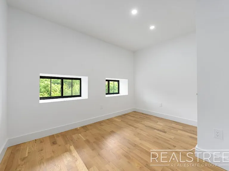 536A Monroe St #3 — Photo 5