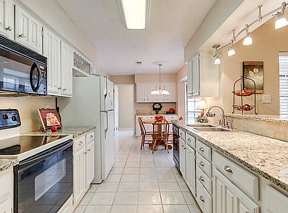 5th image of 1325 Mullins Dr