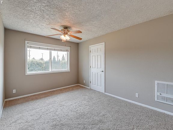 5th image of 11011 NE 84th St