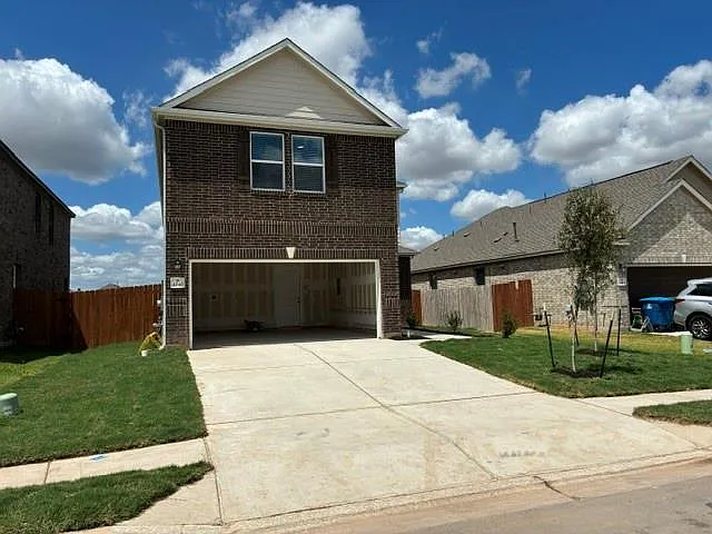 3 bed, 2.5 bath, 2458 sqft, $2,400 — Photo 3