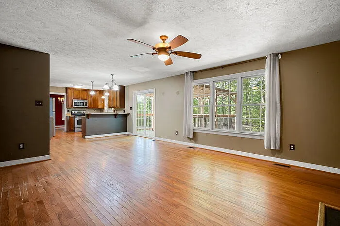 316 Abbey Ct — Photo 23