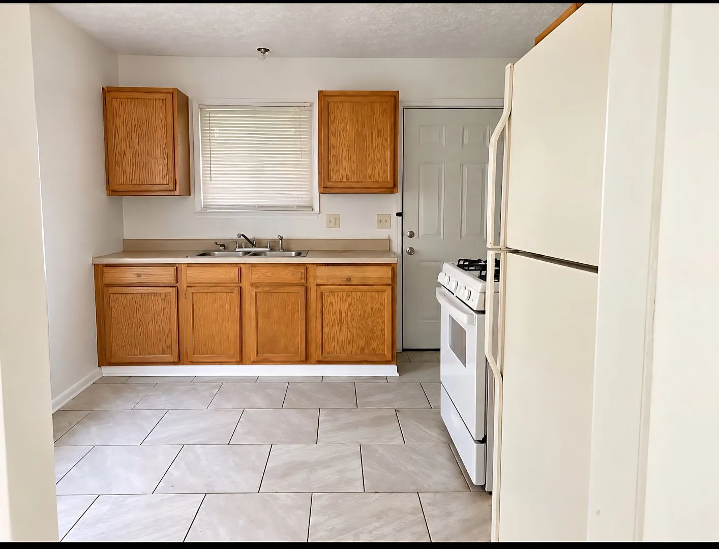 3 bedroom ranch home for rent! — Photo 2