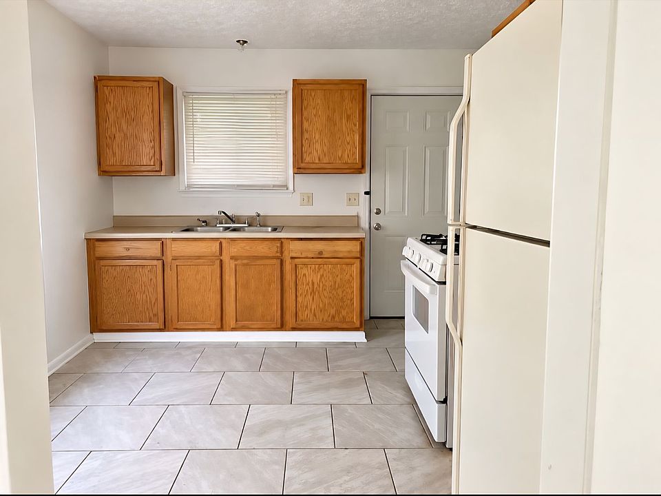 2nd image of 40 N Ashburton Rd