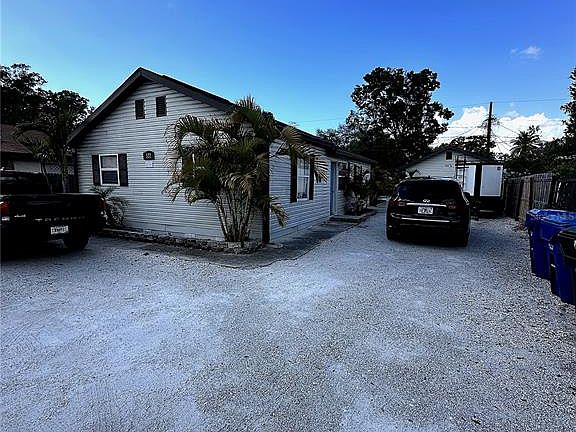 4th image of 522 Rosery Rd NW