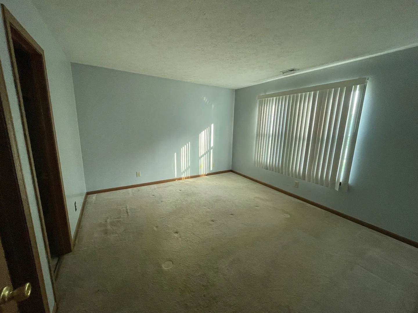 3 Bedroom House W/ Updates! — Photo 2