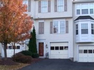 108 Coachside Dr, Canonsburg, PA 15317