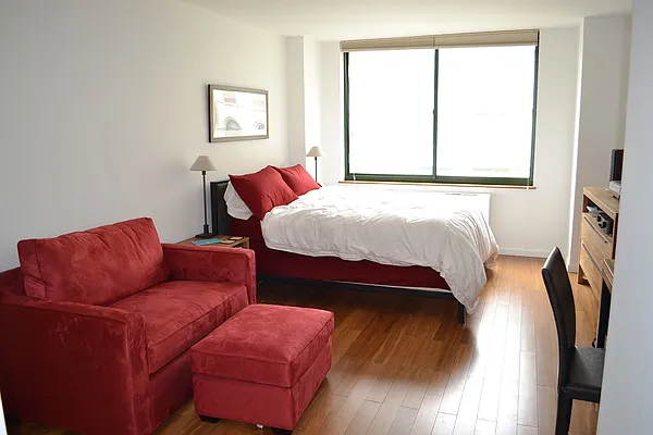 Rented by Tabak Real Estate | media 34