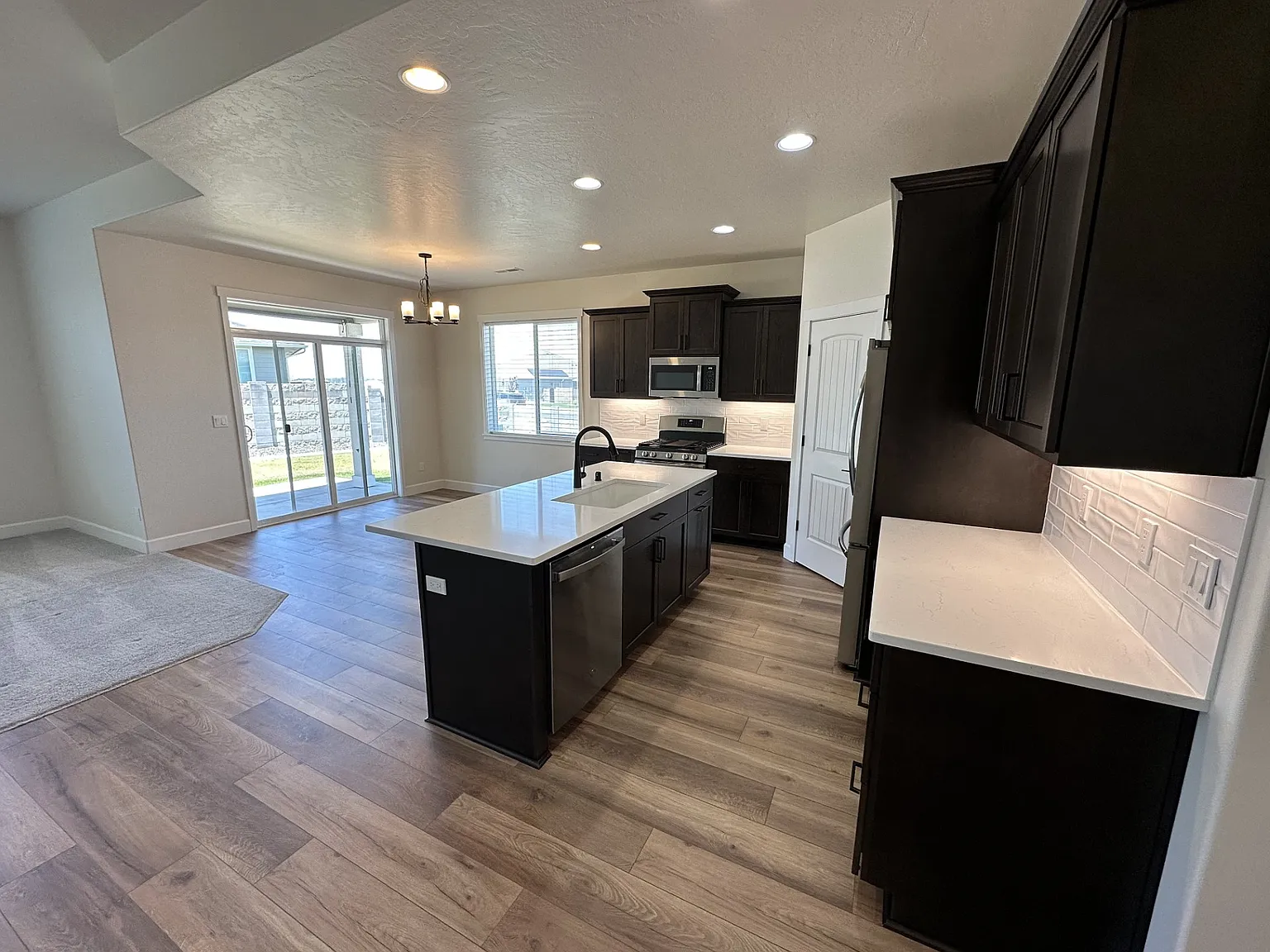 3 bed, 1600 sqft, $2,750 — Photo 4