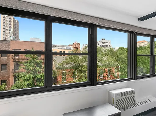 210 E 15th St APT 6A, Manhattan, NY 10003