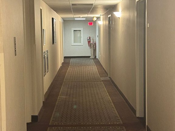 5th image of 70 Southbridge St Unit 713
