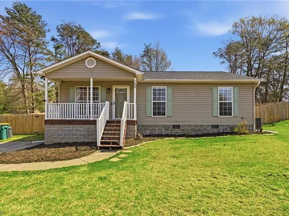 109 S Lonesome Rd, Madison, NC 27025