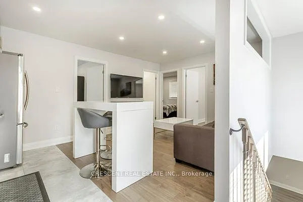 170 Emerson St — Photo 4