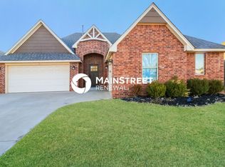 3205 Brookstone Pass Dr, Yukon, OK 73099