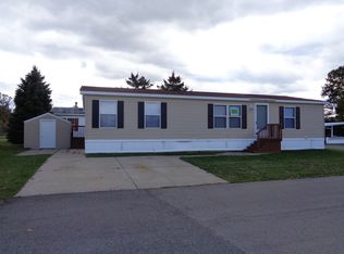 3891 Shoreham St, Jackson, MI 49201