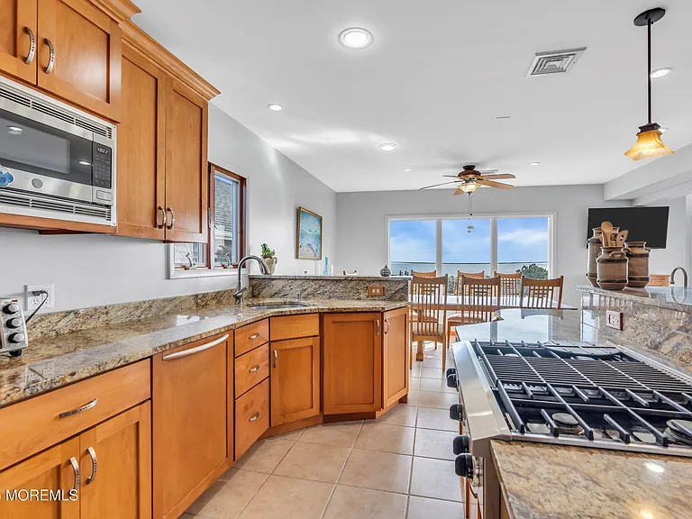 492 Ocean Ave — Photo 8