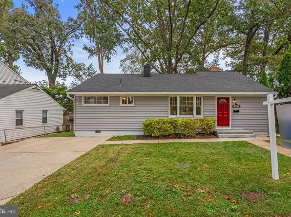 1231 Simmons Dr, Rockville, MD 20851