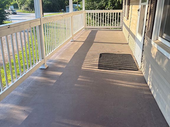 4th image of 111 Forest Ln
