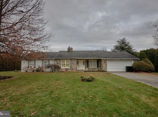 1013 Park Rd, Leesport, PA 19533