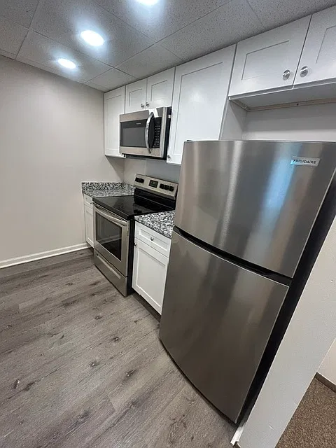 206 W Division St #3