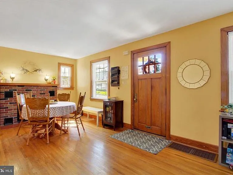 105 Allegheny Ave — Photo 3