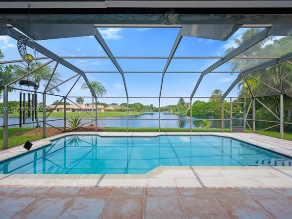 5521 Hawkes Bluff Ave, Davie, FL 33331