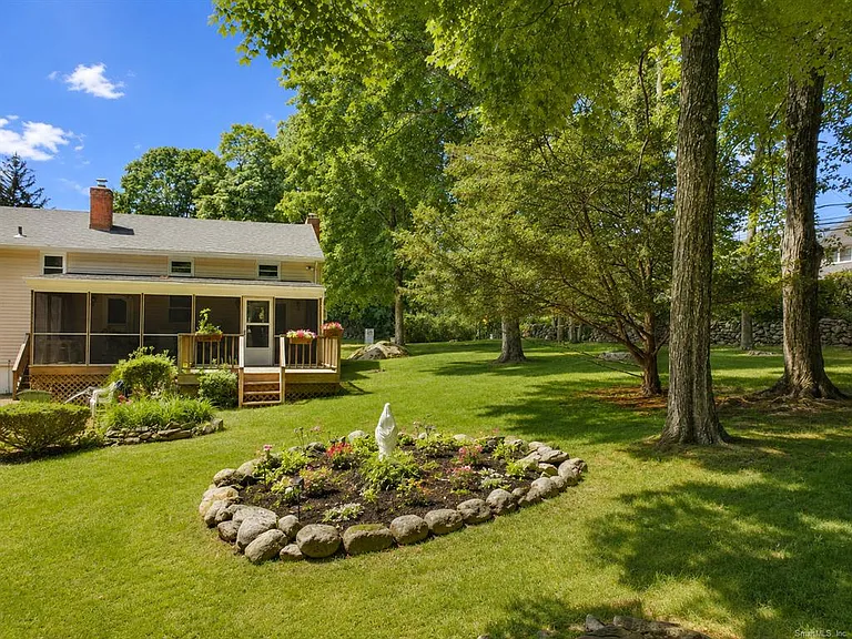 6 Nottingham Dr — Photo 13