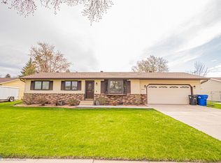 1906 18th St S, Fargo, ND 58103