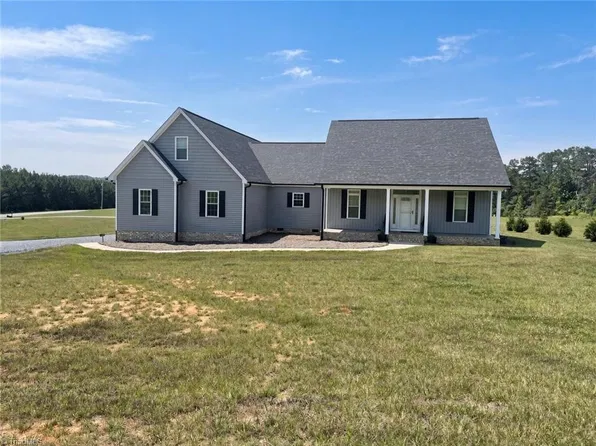 2114 Overlook Dr, Denton, NC 27239
