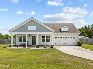 121 Palo Alto Park Dr, Maysville, NC 28555