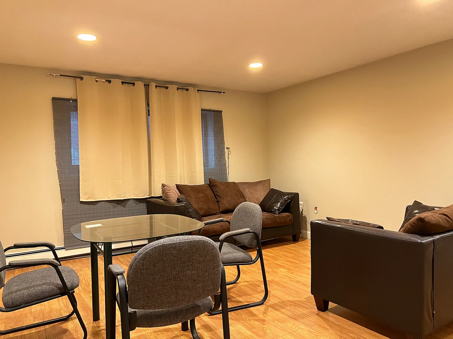 2 bed, 767 sqft, $2,400 — Photo 3