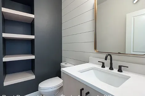 211 NE Monroe St — Photo 25