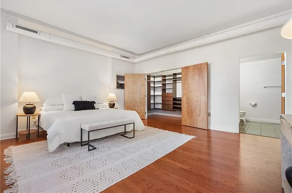 2 bed, 1172 sqft, $2,600 — Photo 4